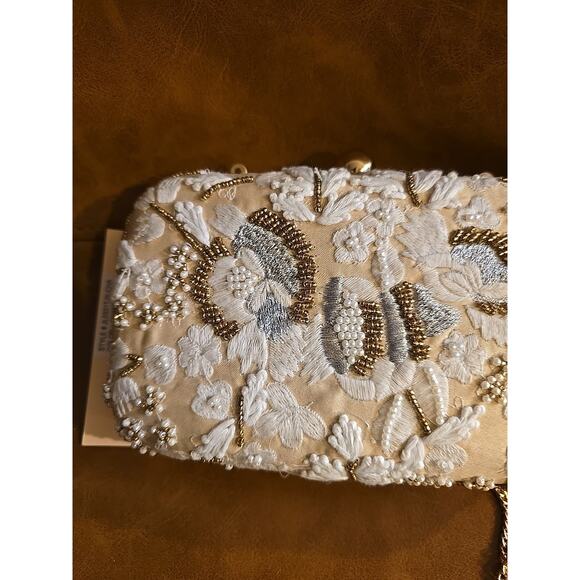 NWT Jewel by Badgley Mischka Champagne Embroidered Floral Beaded Shoulder Clutch - Picture 3 of 9